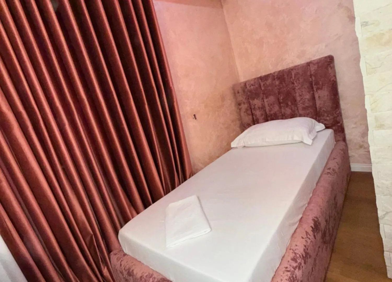 Hotel Euro Τίρανα